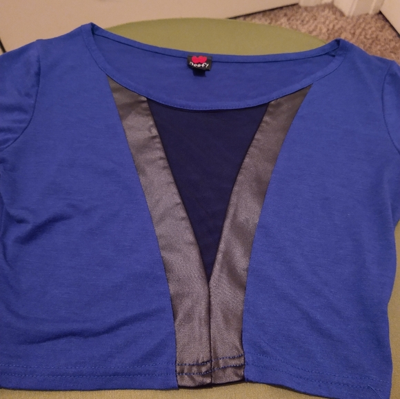 NWOT long sleeve with mesh lining in the middle! - Picture 3 of 3